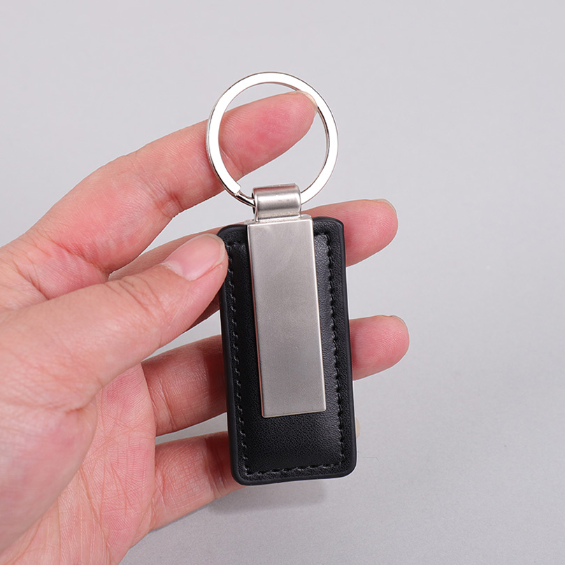 Brelok z imieniem z ekoskóry P – Personalized Engraved Gift recenzja i cena